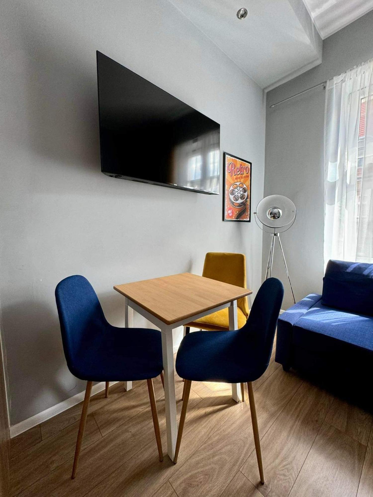 Apartament Filmowy 瓦乌布日赫 外观 照片
